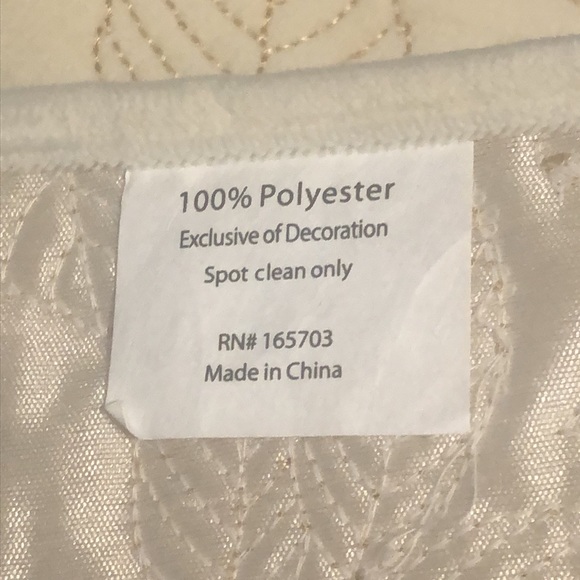 NWT Sage & Oak Decorative Table Runner Gold Stitch Leaves Beige 70 inches - Picture 8 of 9